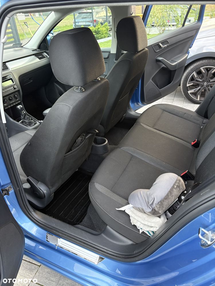 Skoda RAPID 1.2 TSI Ambition - 17