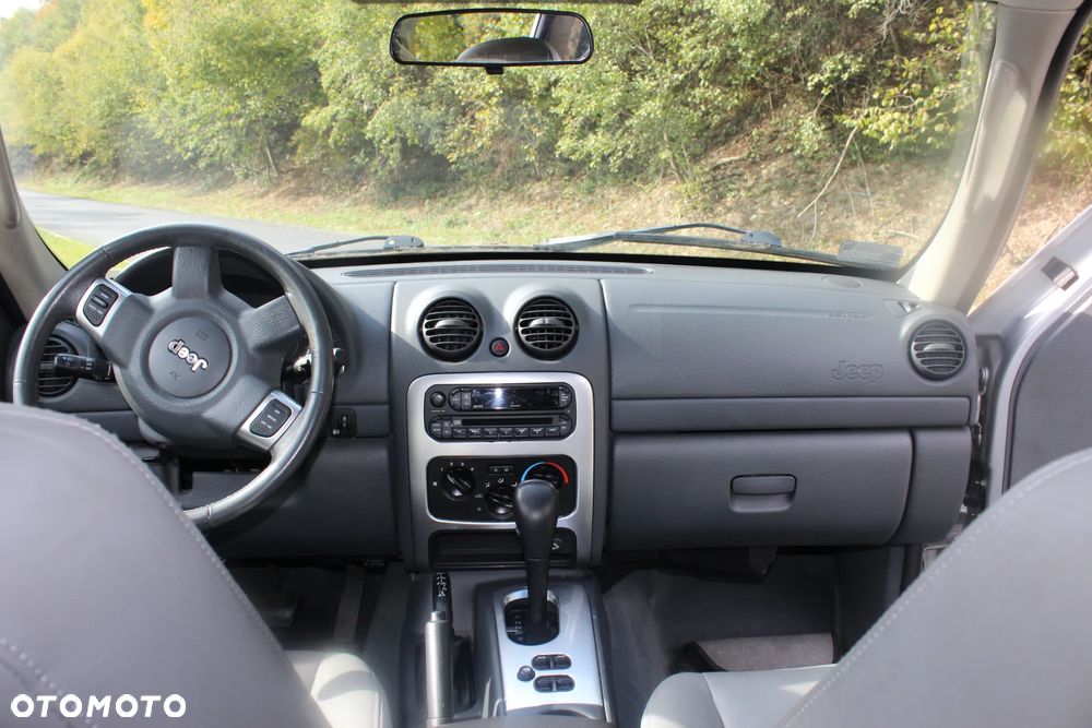 Jeep Cherokee - 11