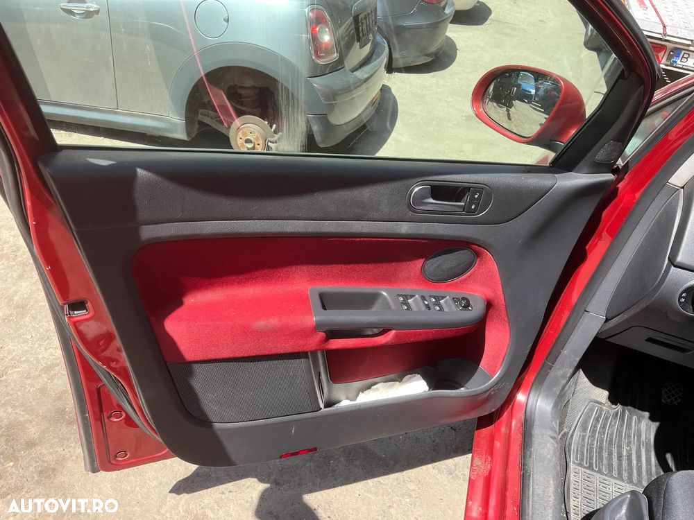 Dezmembrez VW Volkswagen Golf 5 PLUS visiniu rosu  2009 1,9 TDI BLS 77KW LA3X - 11