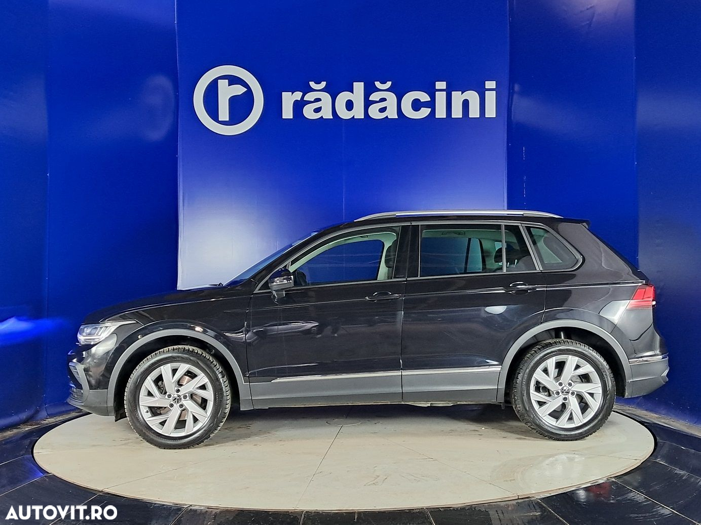 Volkswagen Tiguan - 2