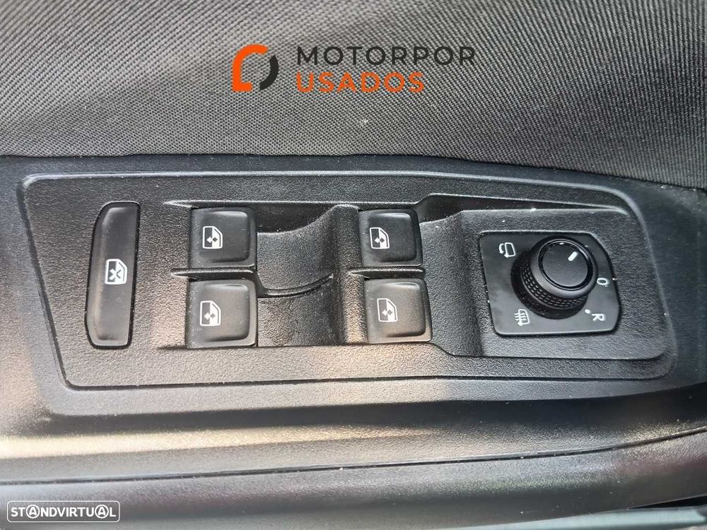 VW T-Roc 1.0 TSI - 12