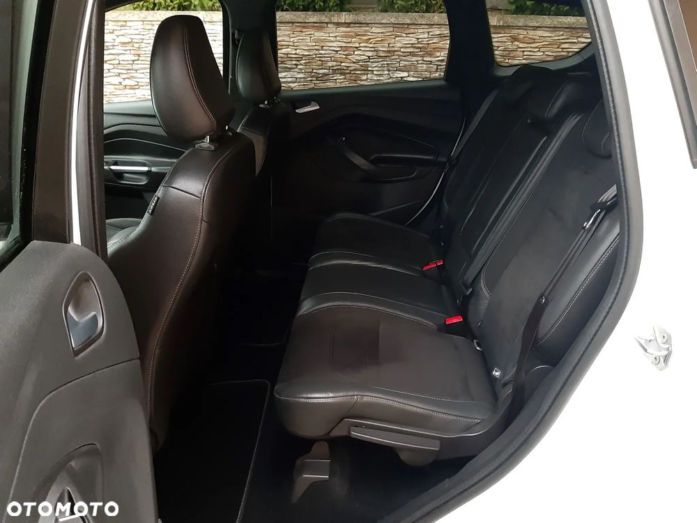 Ford Kuga 2.0 TDCi 4x4 ST-Line - 34