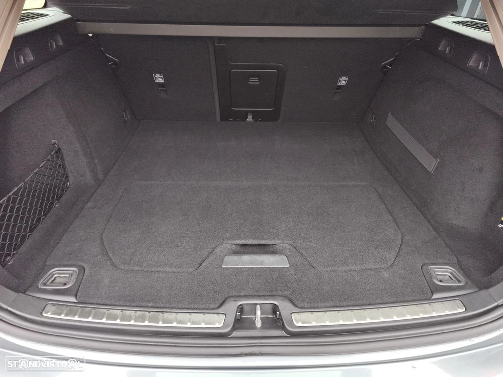 Volvo V60 2.0 D3 Momentum Geartronic - 25