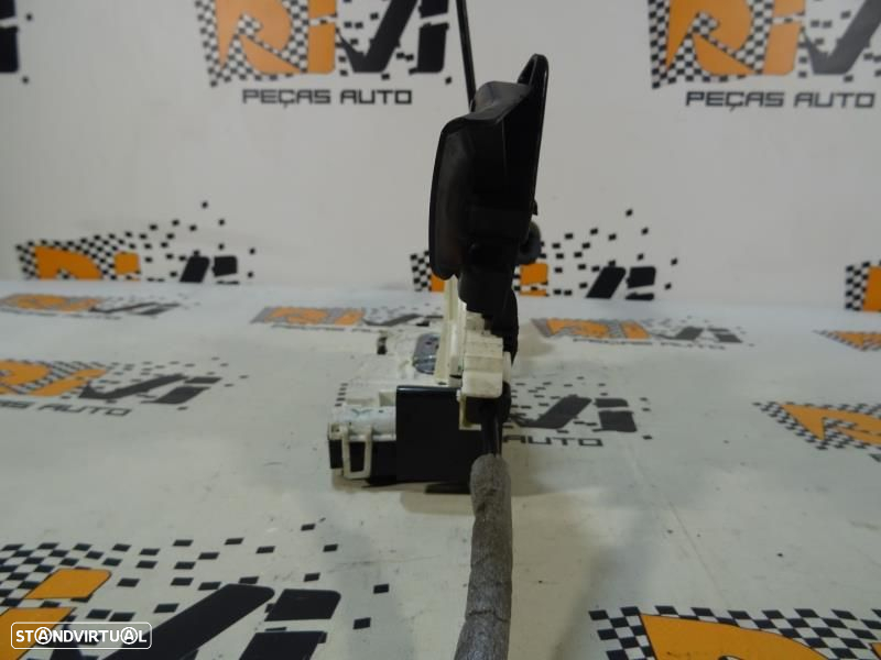 Fecho Da Porta Frente Direita Mercedes-Benz C-Class (W204)  A 204 720 - 5
