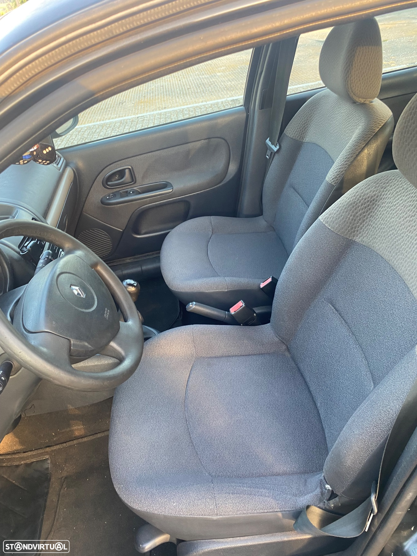 Renault Clio 1.5 dCi Confort - 11