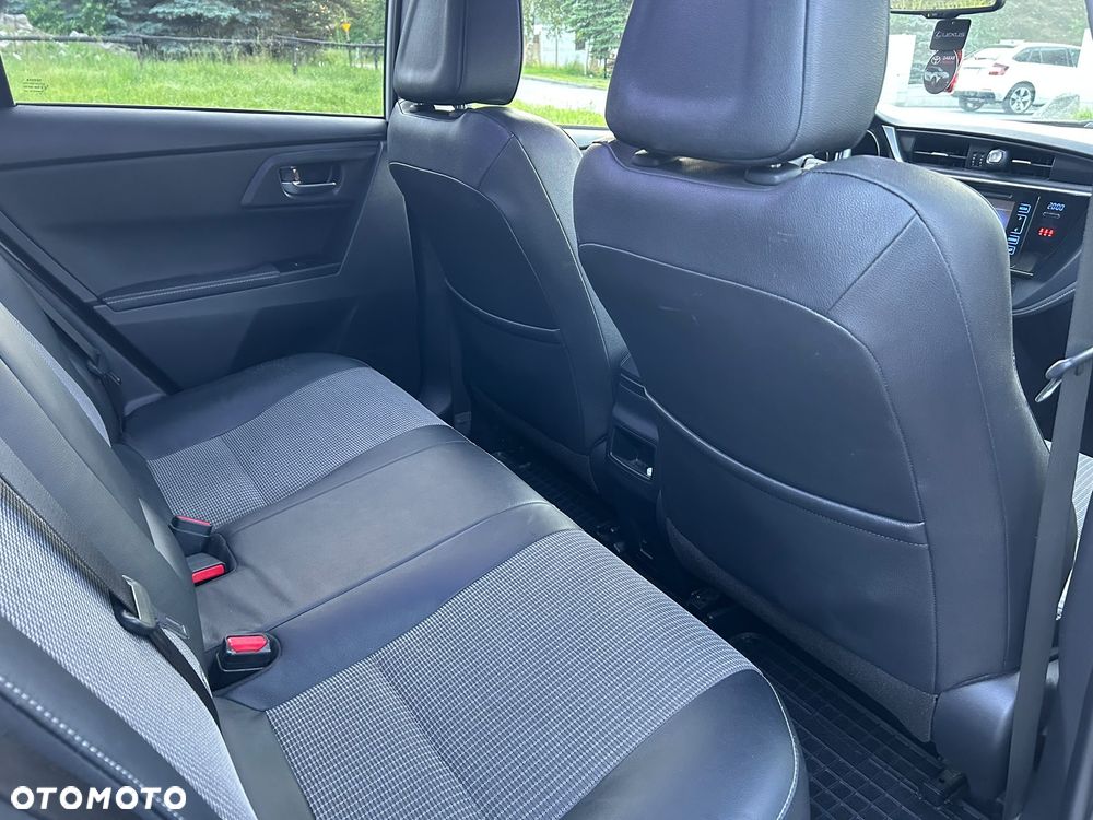 Toyota Auris Hybrid 135 Prestige - 10