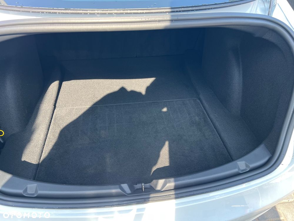 Tesla Model 3 Standard Reichweite Plus Hinterradantrieb - 25