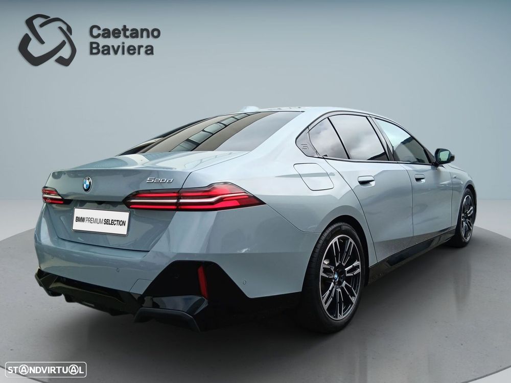 BMW 520 d Pack Desportivo M - 7