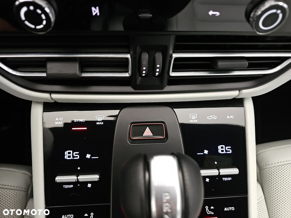 Porsche Macan Standard - 22