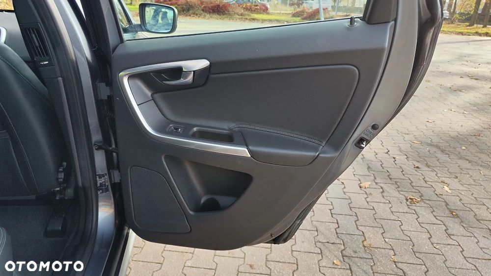 Volvo XC 60 D3 Summum - 24