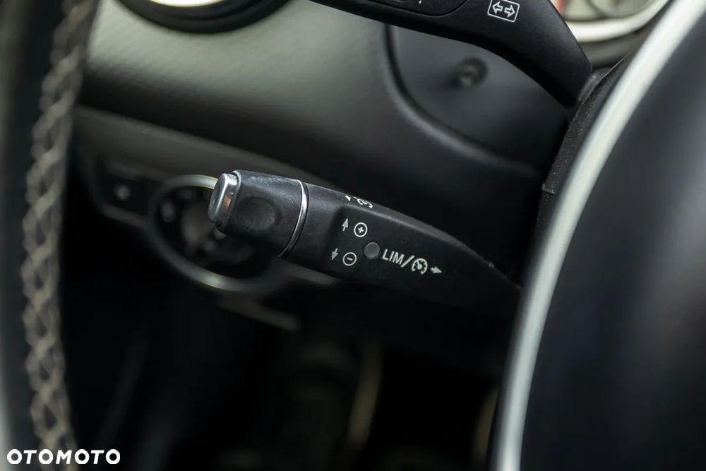 Mercedes-Benz Klasa A 200 CDI 7G-DCT - 31