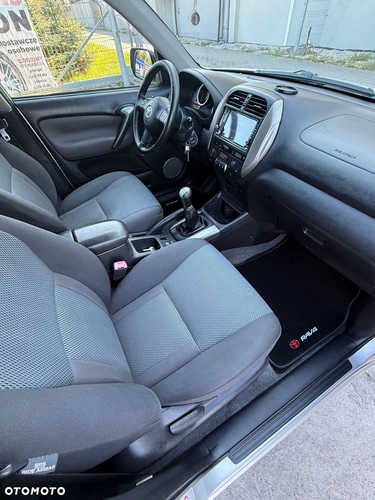 Toyota RAV4 4x4 Sol - 16