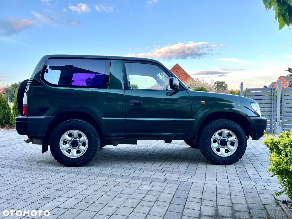 Toyota Land Cruiser - 4