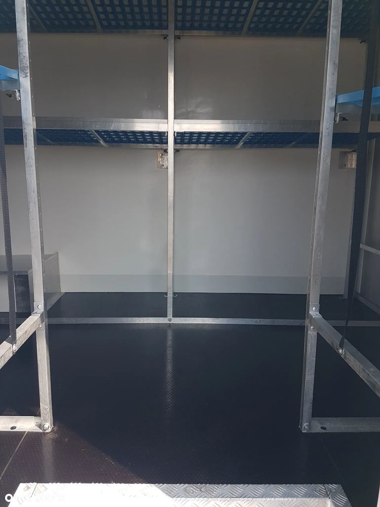 Iveco DAILY KONTENER NISKOPODŁOGOWY 4,43x2,23x2,42 SKLEP FOODTRUCK BAR KLIMA KONIOWÓZ KAMPER - 35