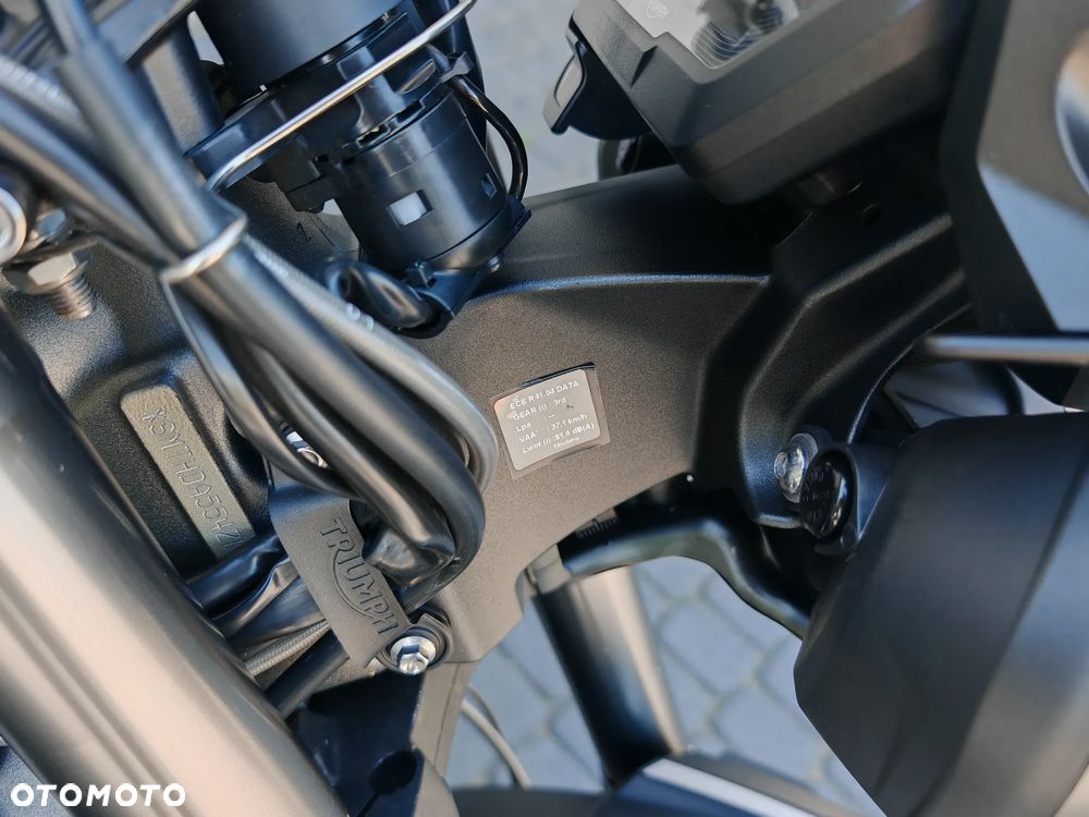 Triumph Street Triple - 24