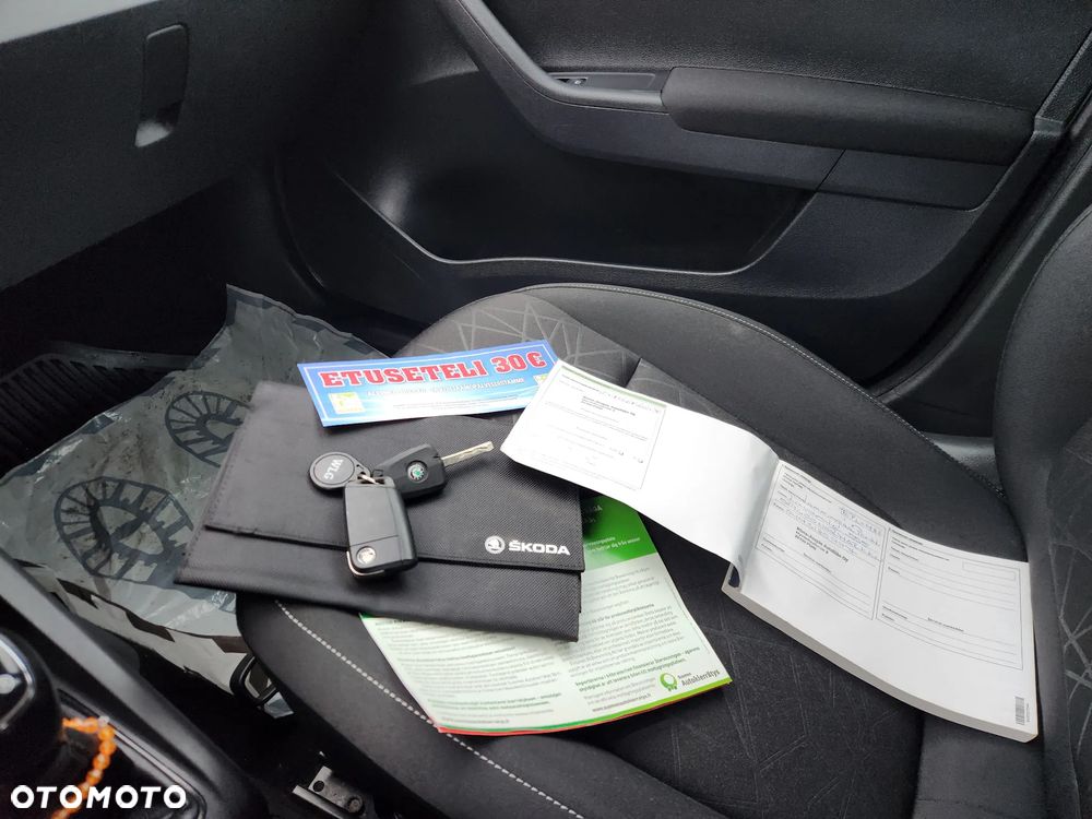 Skoda Fabia 1.0 MPI Clever - 11