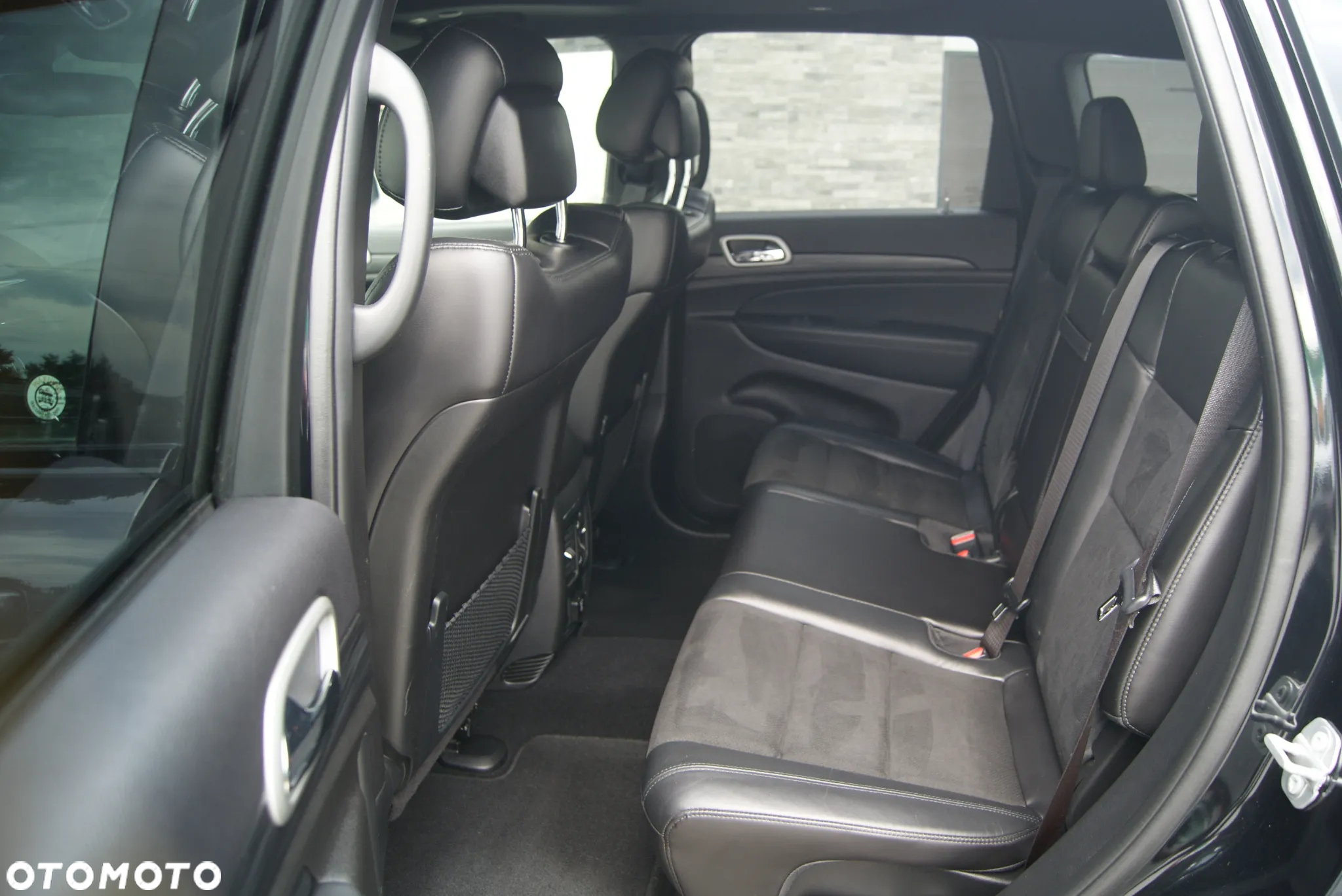 Jeep Grand Cherokee - 28