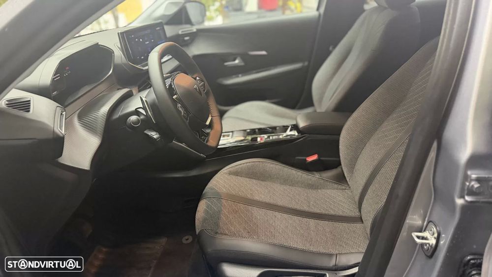 Peugeot 208 1.2 Hybrid Allure e-DCS6 - 13