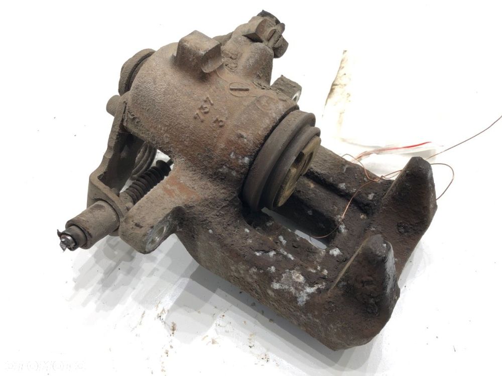 ZACISK LEWY TYŁ - 73.00 PLN - AUDI A4 B7 Avant (8ED) 2004 - 2008 2.0 TDI 103 kW [140 KM] olej - 3