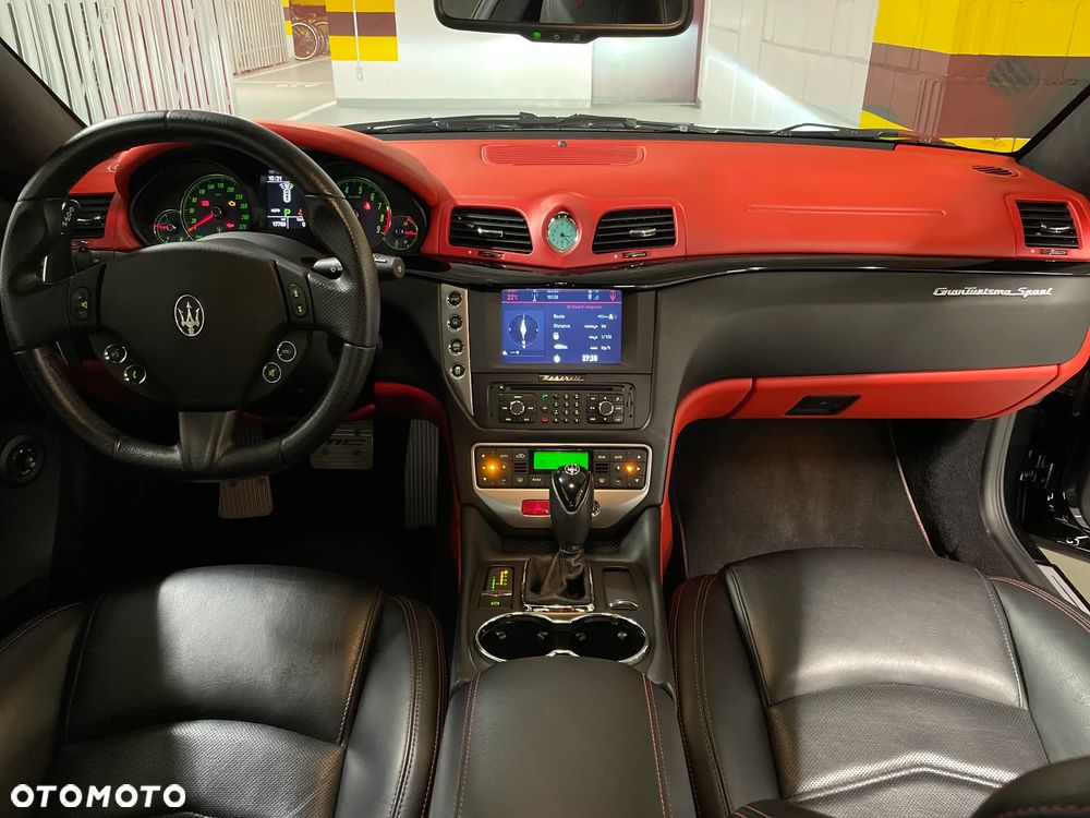 Maserati GranTurismo S Automat - 25