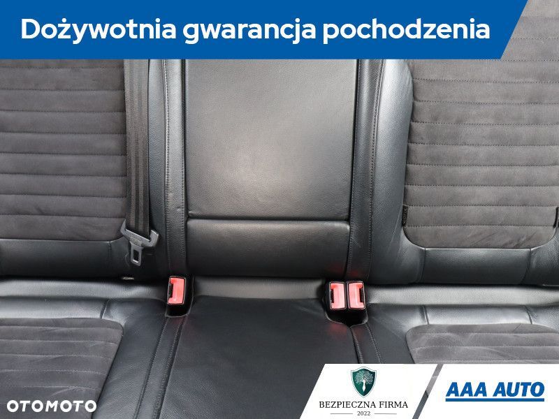 Volkswagen Passat - 11