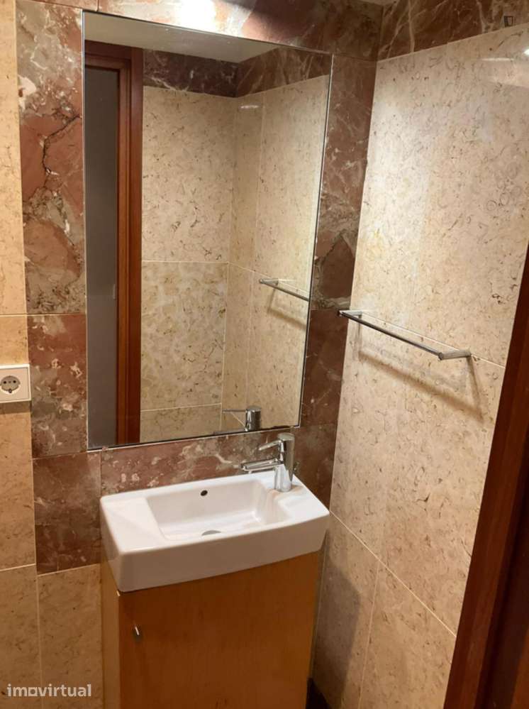 Quarto - localizado em Cedofeita Porto - Grande imagem: 2/14