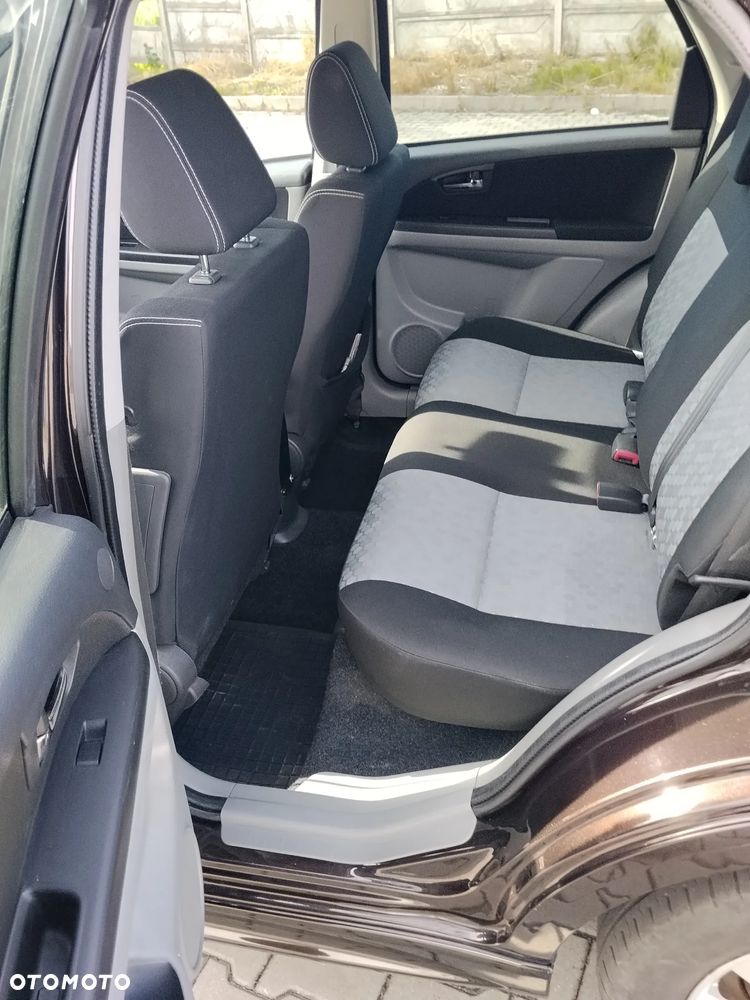Suzuki SX4 1.6 Comfort 2012 - 8