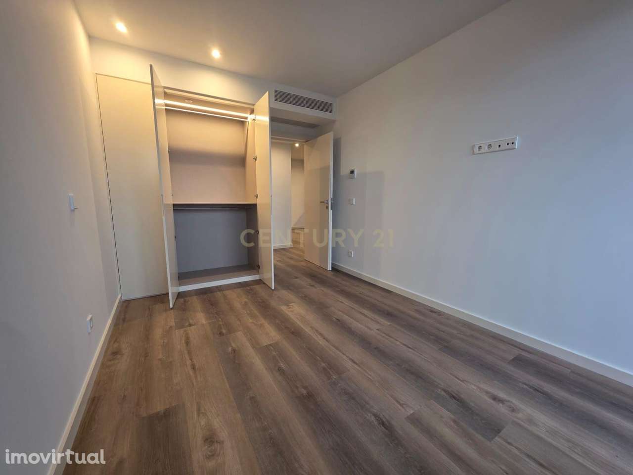 Apartamento T1 à venda na Rua José Falcão - Douro Nobilis I - Grande imagem: 2/22