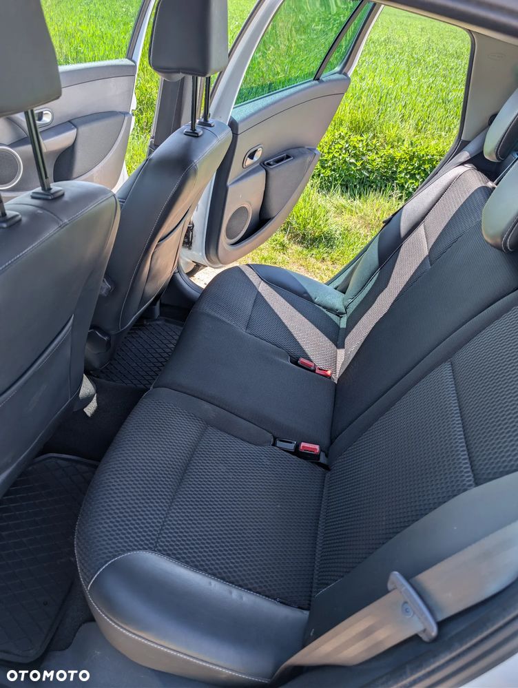 Renault Clio 1.5 dCi Dynamique - 15