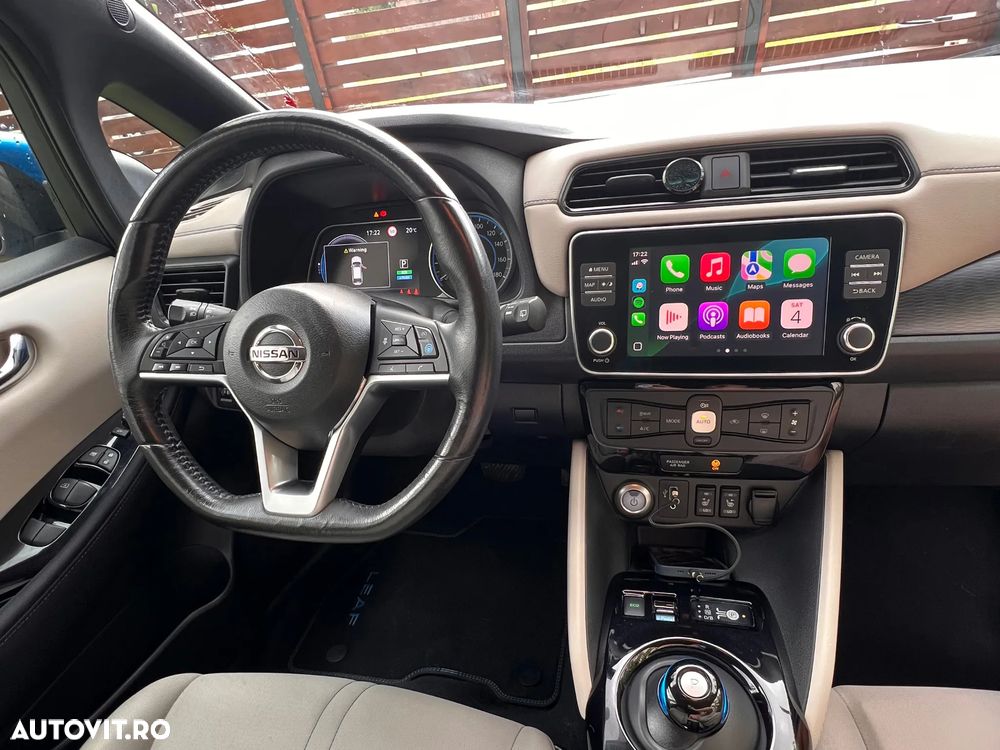 Nissan LEAF 62 kWh e+ N-Connecta - 10