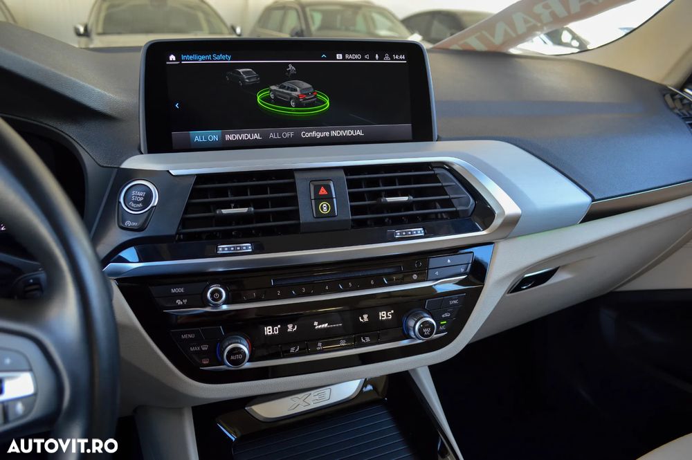 BMW X3 xDrive20i Aut. xLine - 29