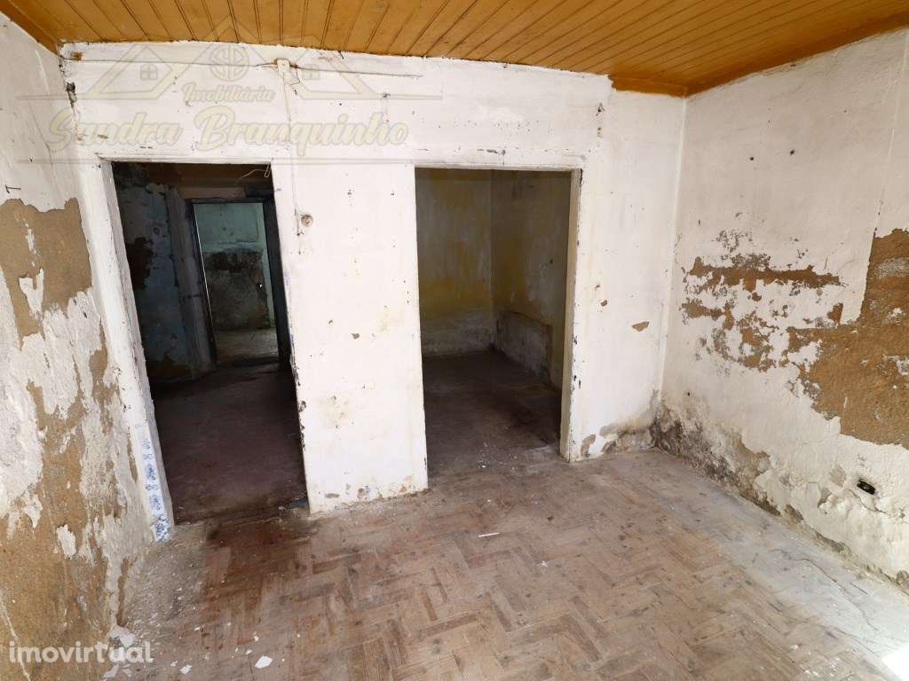 Moradia T2+1 com patio e garagem - Grande imagem: 3/27