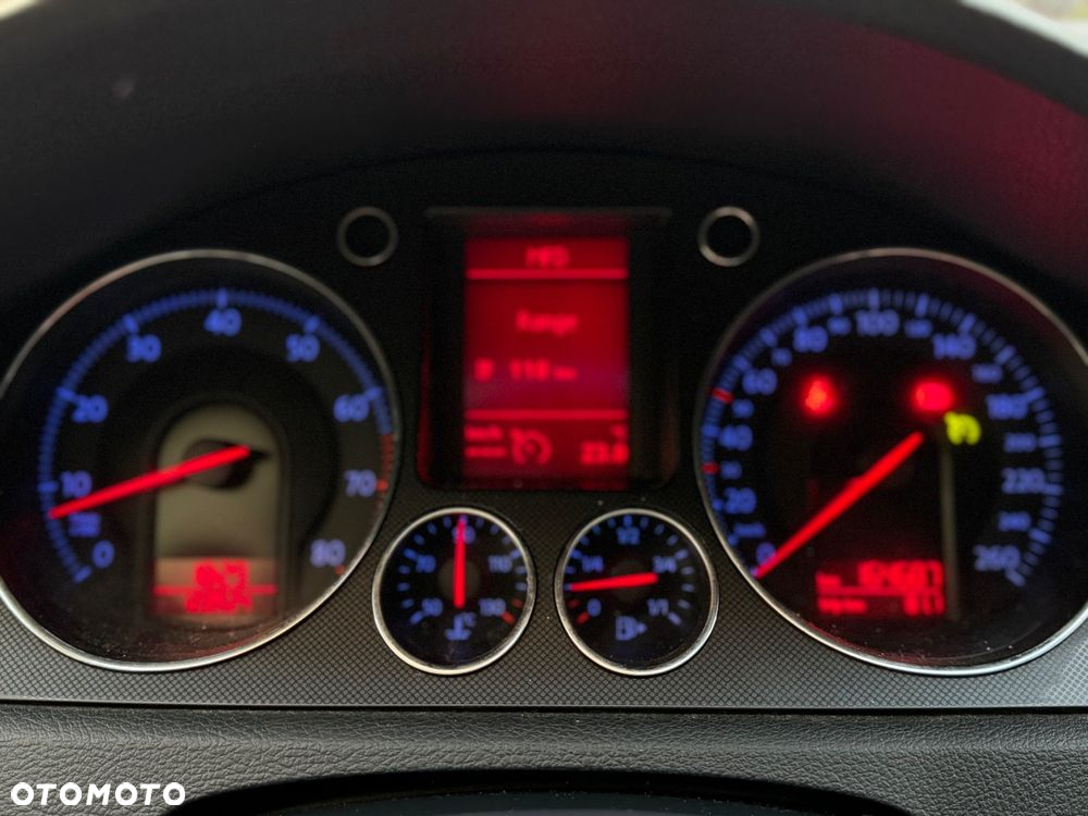 Volkswagen Passat - 32