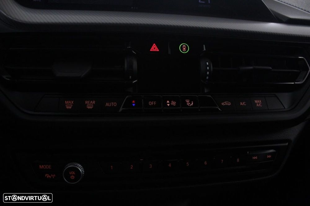 BMW 116 d Pack Desportivo M Auto - 29