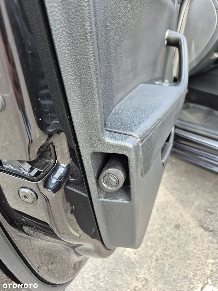 Skoda Superb 2.0 TDI SCR Style DSG - 32