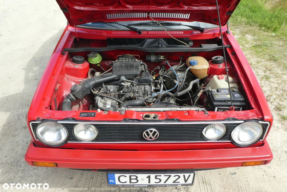 Volkswagen Golf 1.6 Base / C - 16