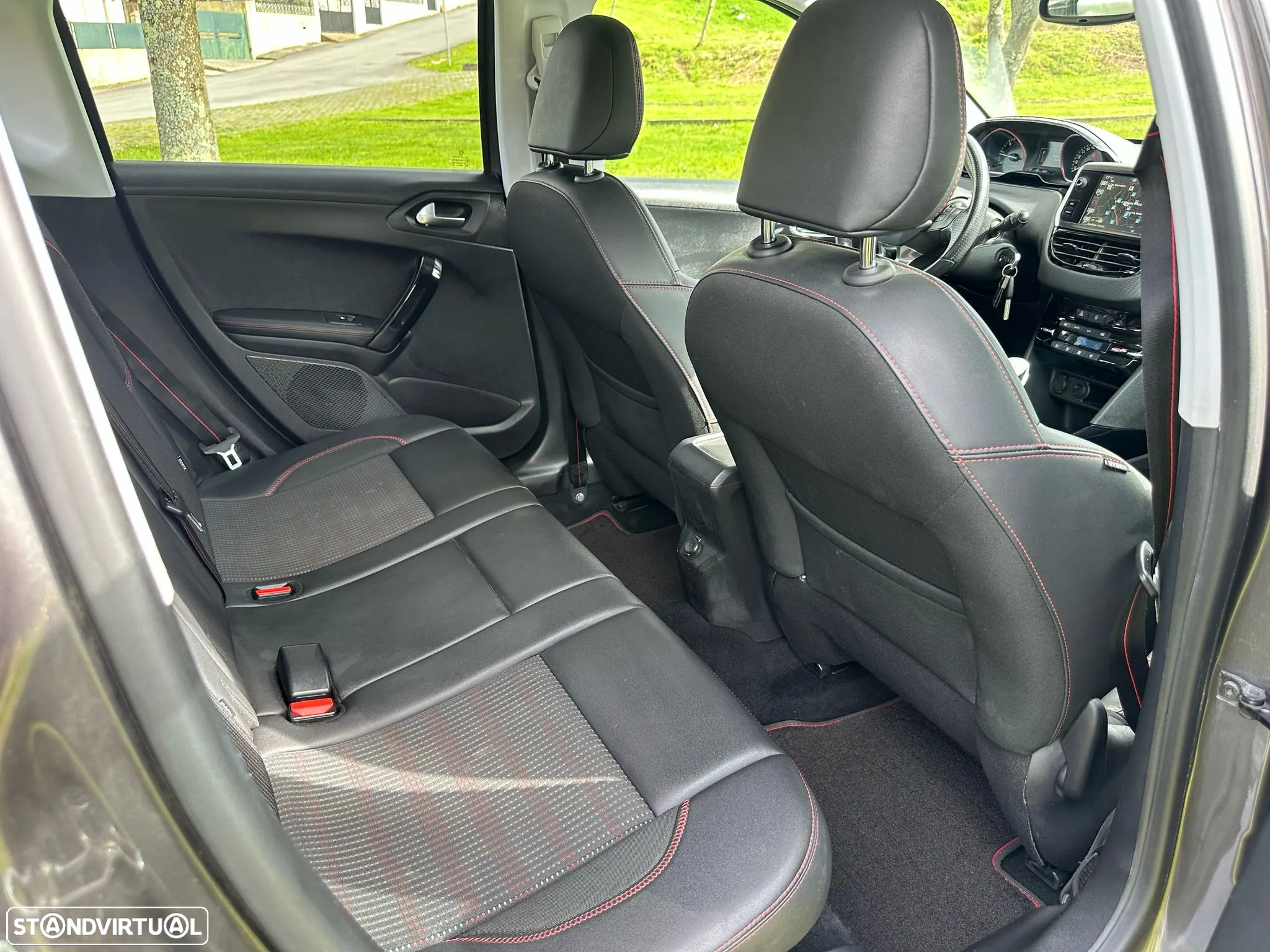 Peugeot 2008 1.6 BlueHDi GT Line - 20