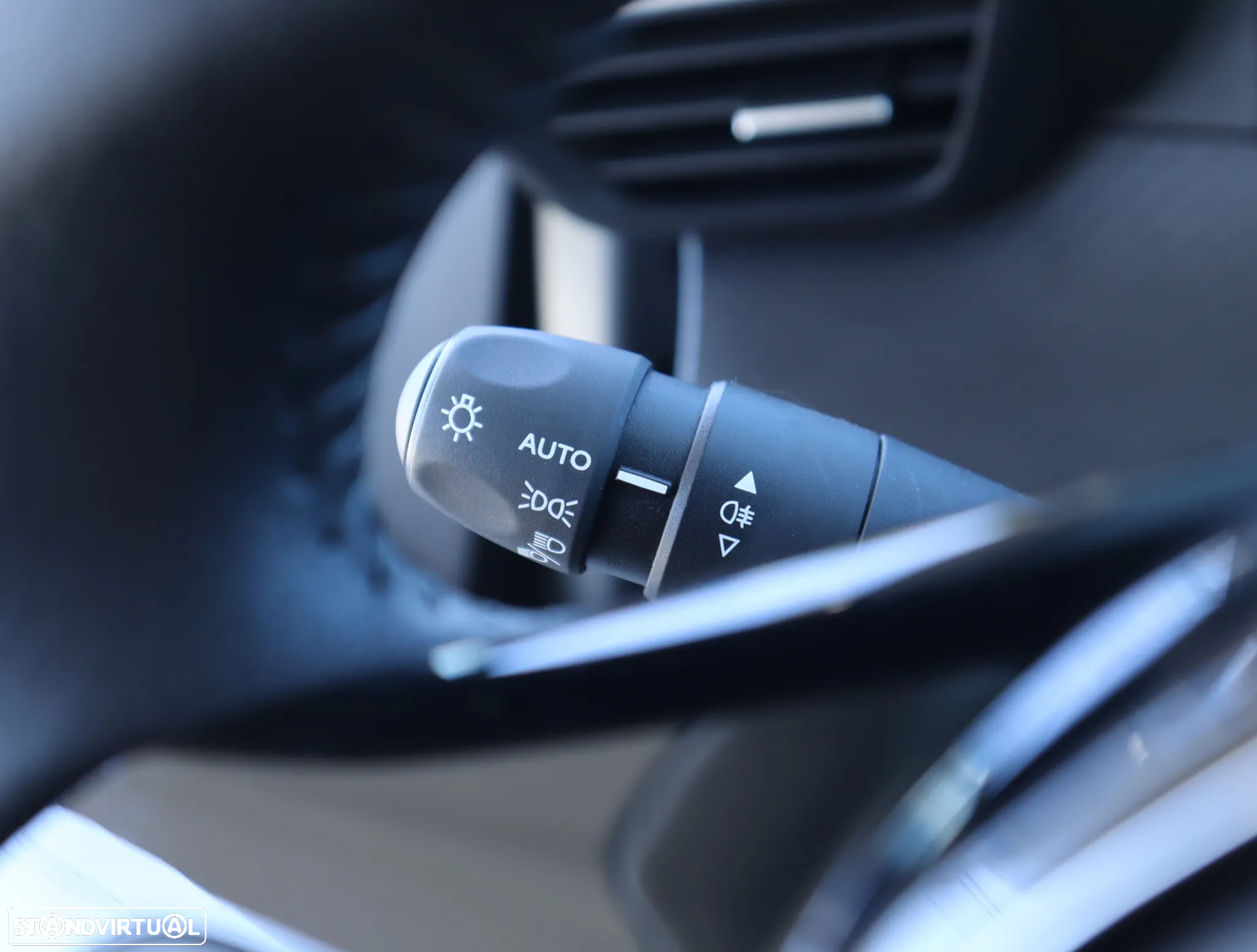 Peugeot 208 1.2 PureTech Active Pack - 32