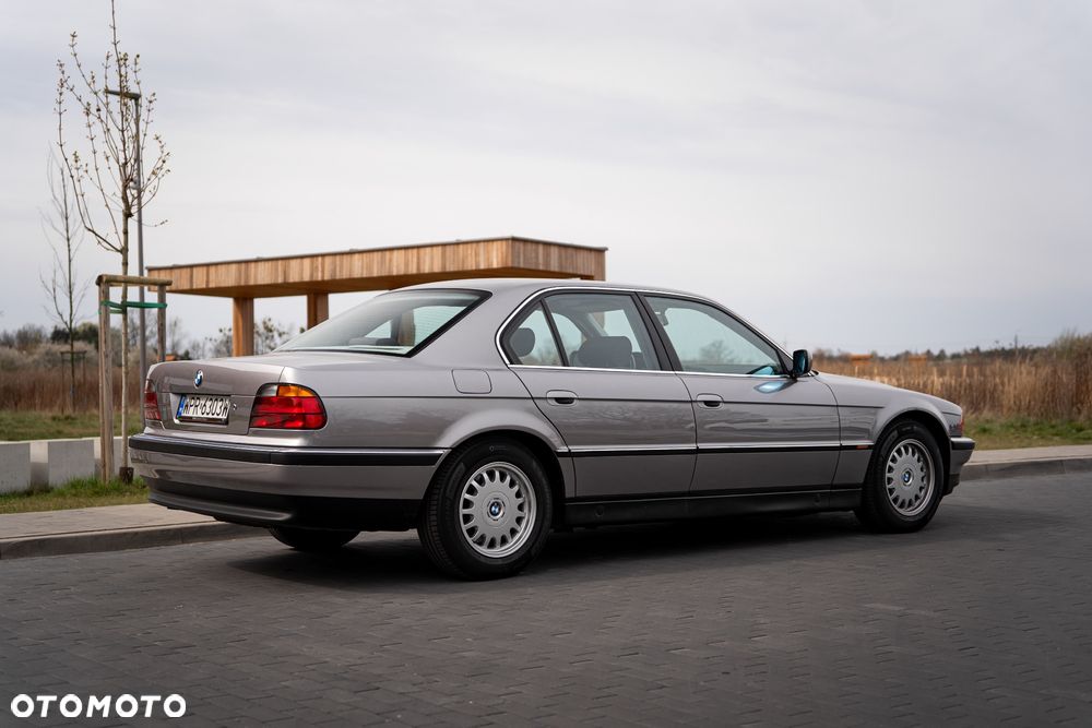 BMW Seria 7 730i - 5