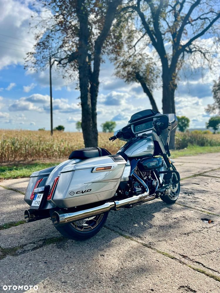 Harley-Davidson CVO Street Glide - 3