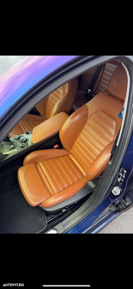 Alfa Romeo Giulia 2.0 Turbo 16V AT8-Q4 Veloce - 8