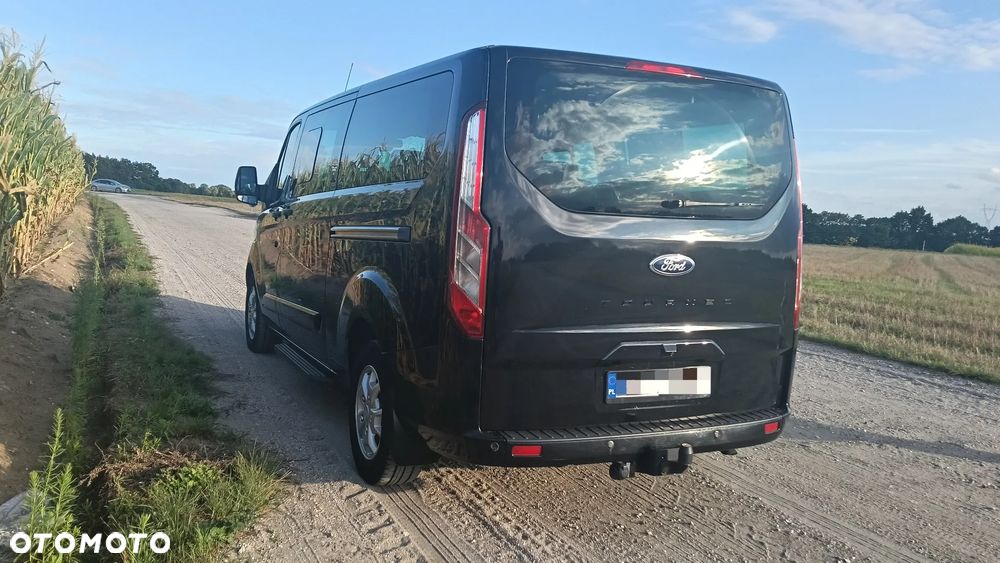 Ford Tourneo Custom - 22