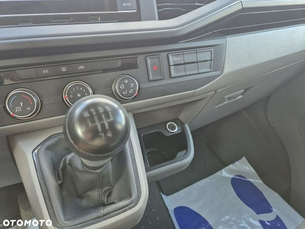 Volkswagen Transporter - 35