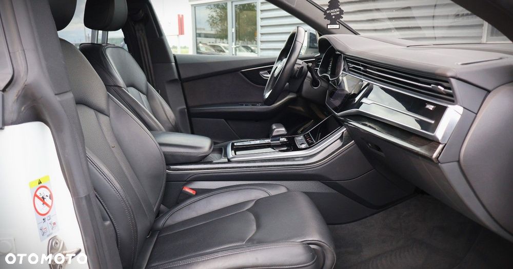 Audi Q8 - 17
