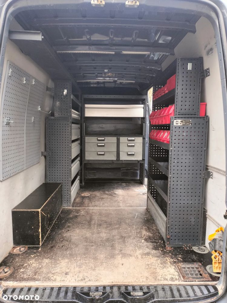 Volkswagen Crafter - 2