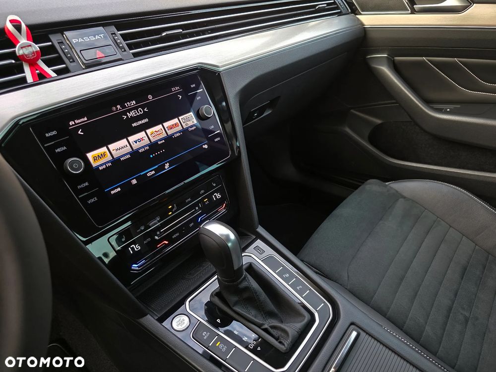 Volkswagen Passat 2.0 TDI 4Mot Elegance DSG - 25