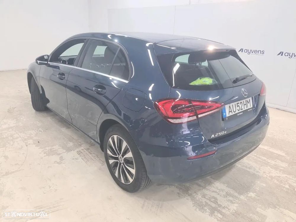 Mercedes-Benz A 250 e Style Plus - 2