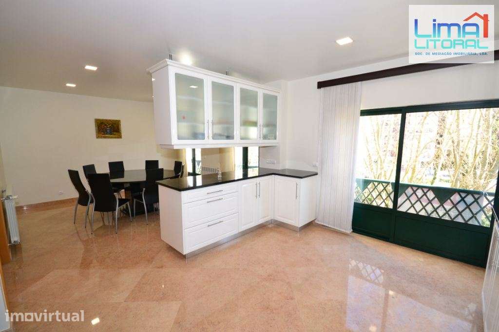 T4 DUPLEX - 330 M2 - CENTRO DE LEIRIA - Vista Castelo/Rio Lis - Grande imagem: 5/21