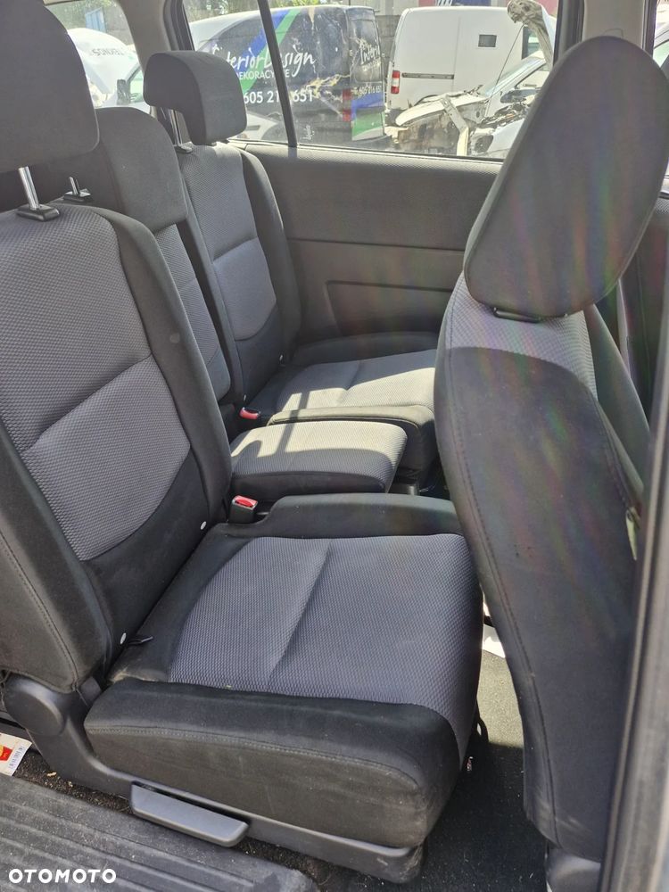 Fotel fotele MAZDA 5 tył