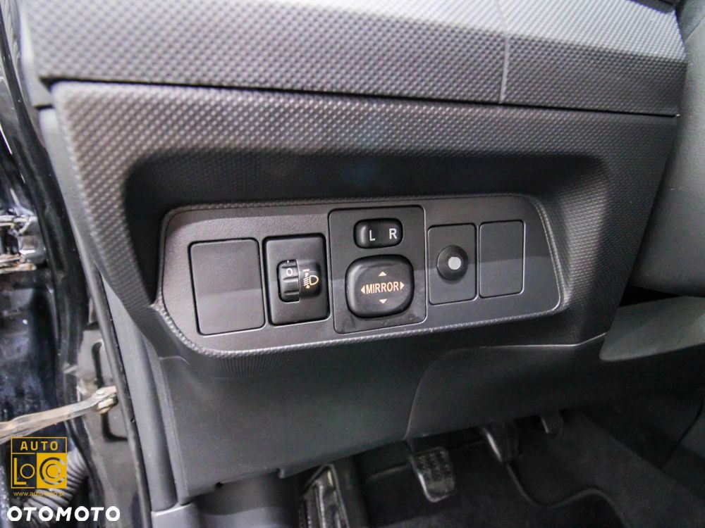 Toyota Auris 1.33 VVT-i Terra - 21